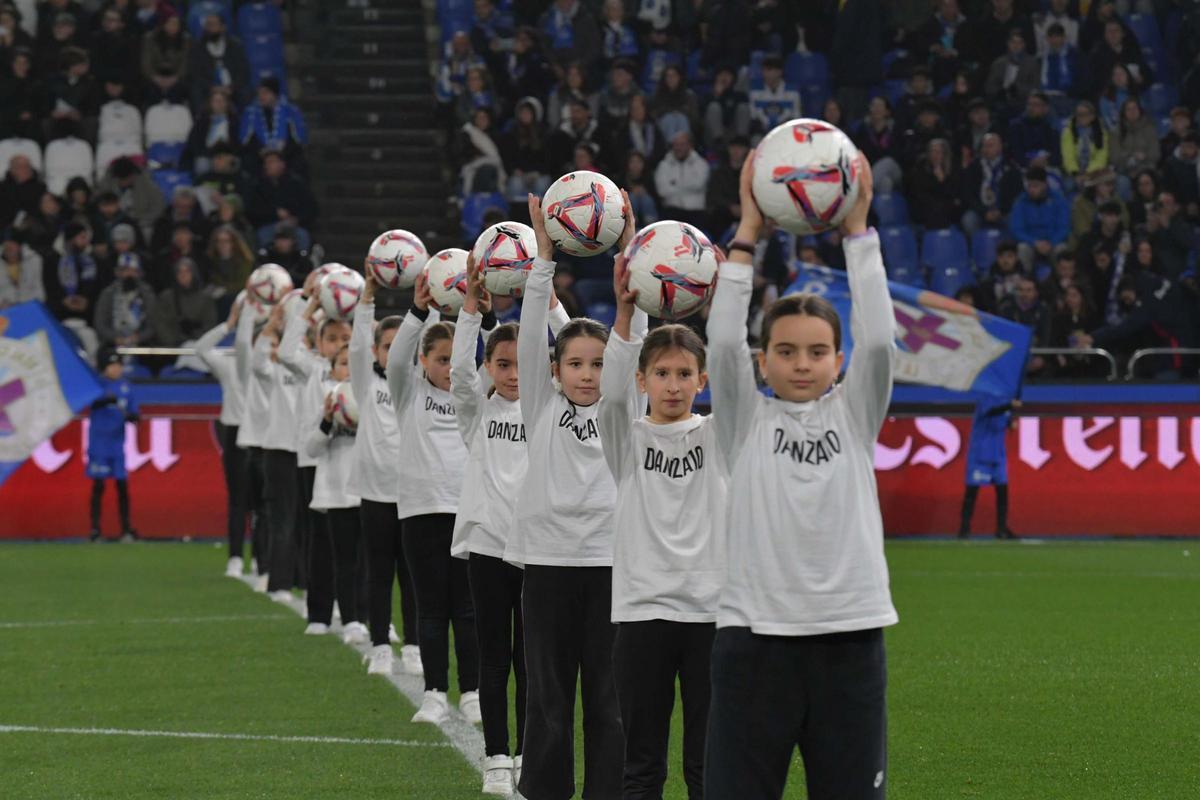 Un Dépor sin fortuna ni puntería cae en Riazor contra el Racing de Santander