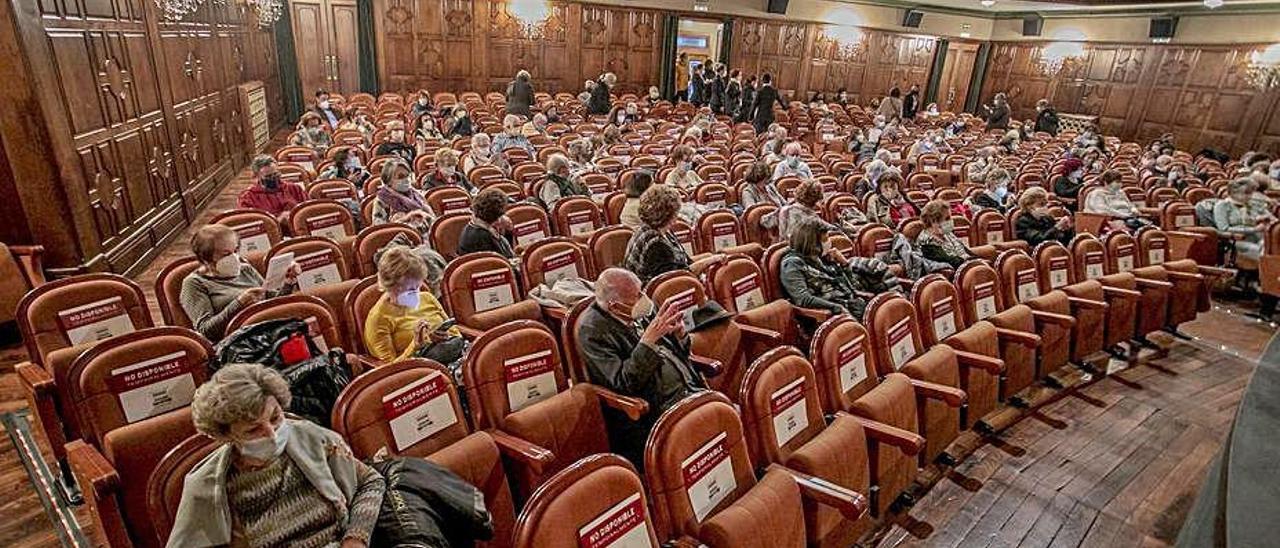 Asistentes al concierto de ayer en el Filarmónica.