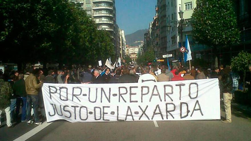 Marcha en Oviedo del cerco gallego y asturiano. //