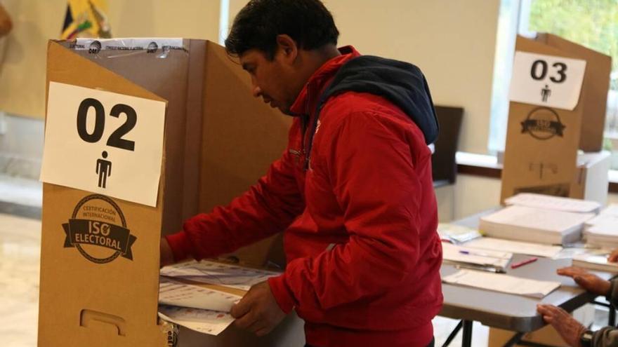 La Región recoge los votos de 30.000 ecuatorianos para elegir a su presidente