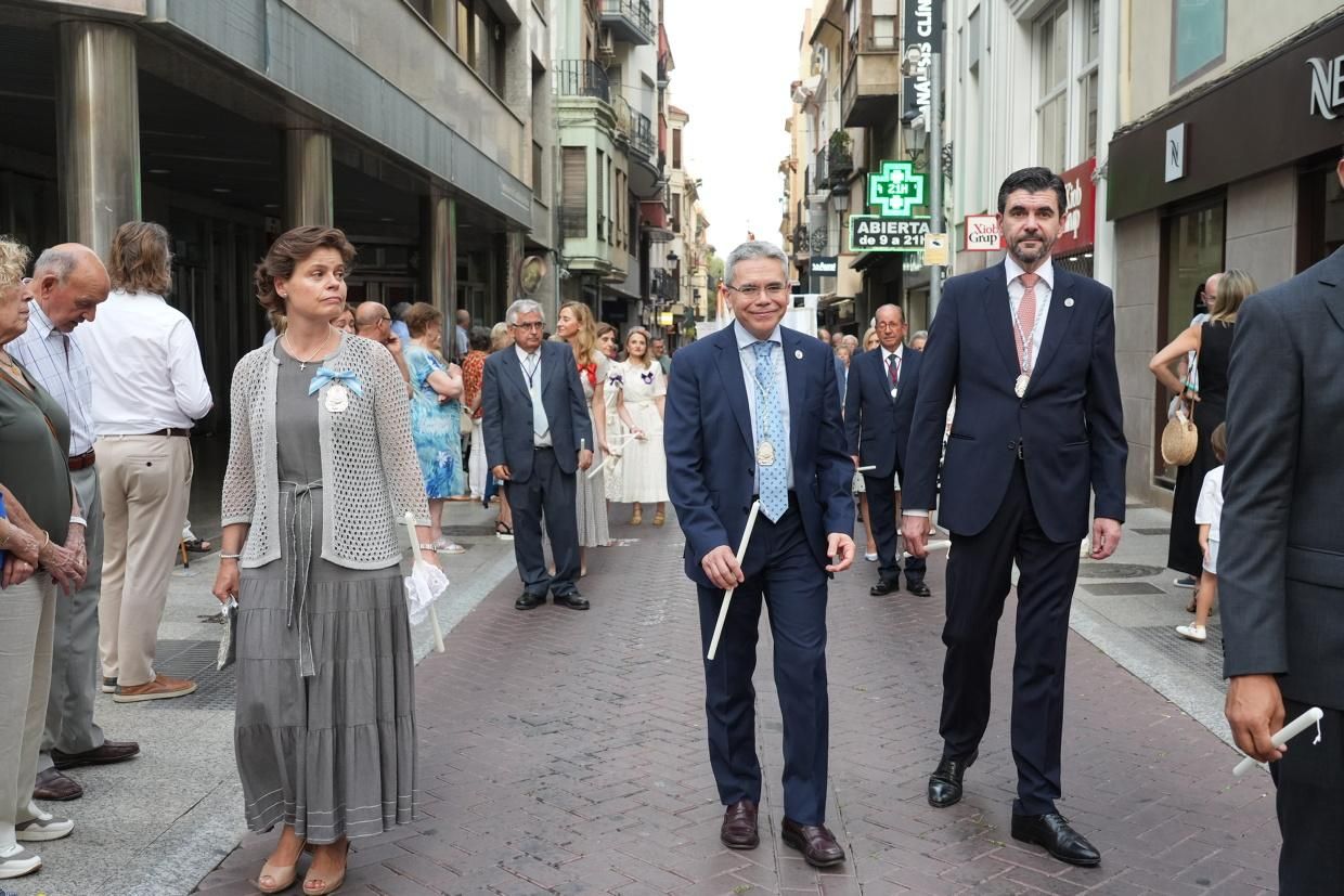 Castelló recibe con honores al Santísimo en la procesión del Corpus Christi