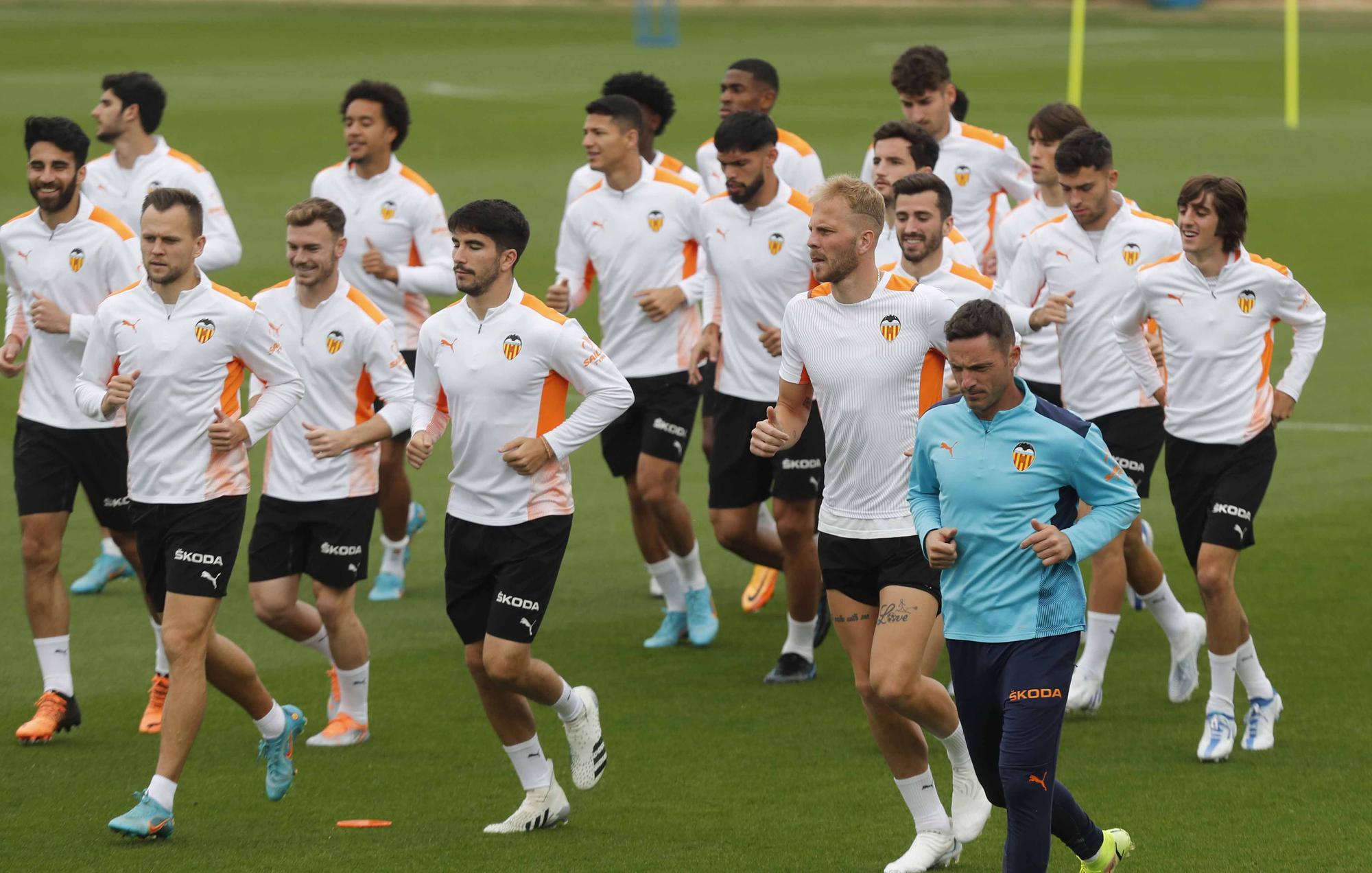 Entrenamiento del Valencia CF previo al partido frente a Osasuna