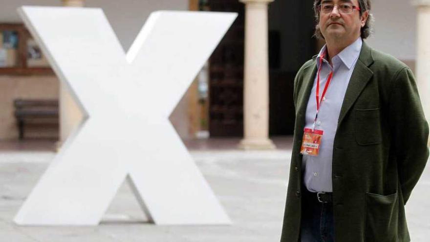 José Ramón Chaves, antes de participar en el evento celebrado en la Universidad de Oviedo.