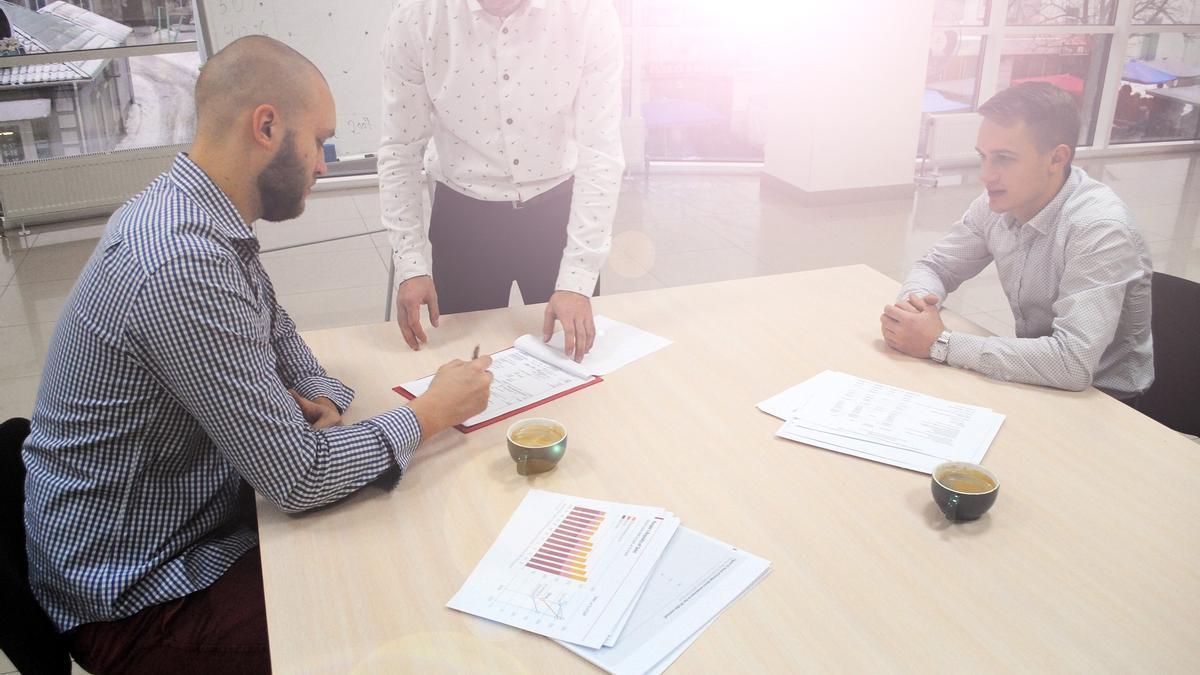 ENTREVISTAS DE TRABAJO: Así es la prueba de la taza de café y esto debes  hacer para pasarla