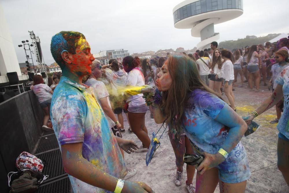 Holi Party en el Niemeyer