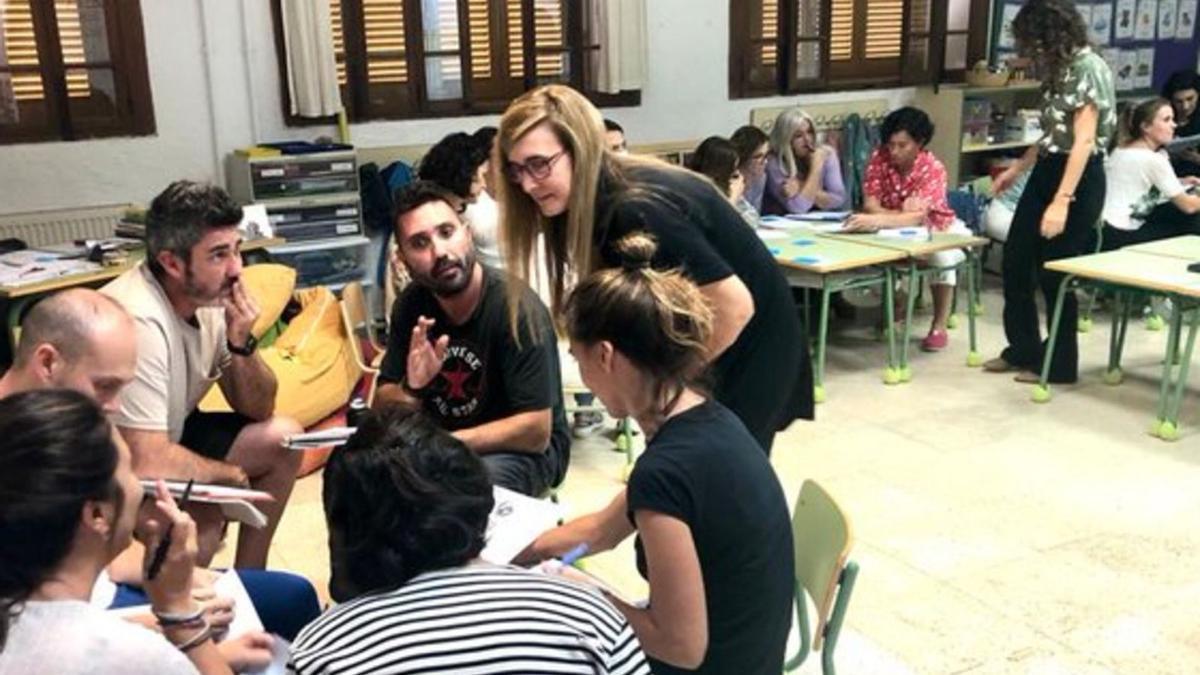 Maestros del CEIP Mestre Colom, durante una formación sobre la evaluación competencial.  | CEP CALVIÀ