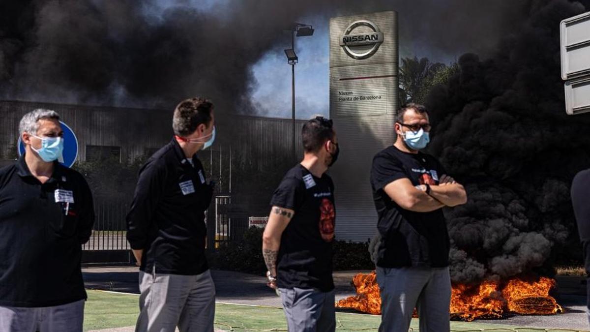 Protesta trabajadores Nissan hoy viernes en la Zona Franca. 