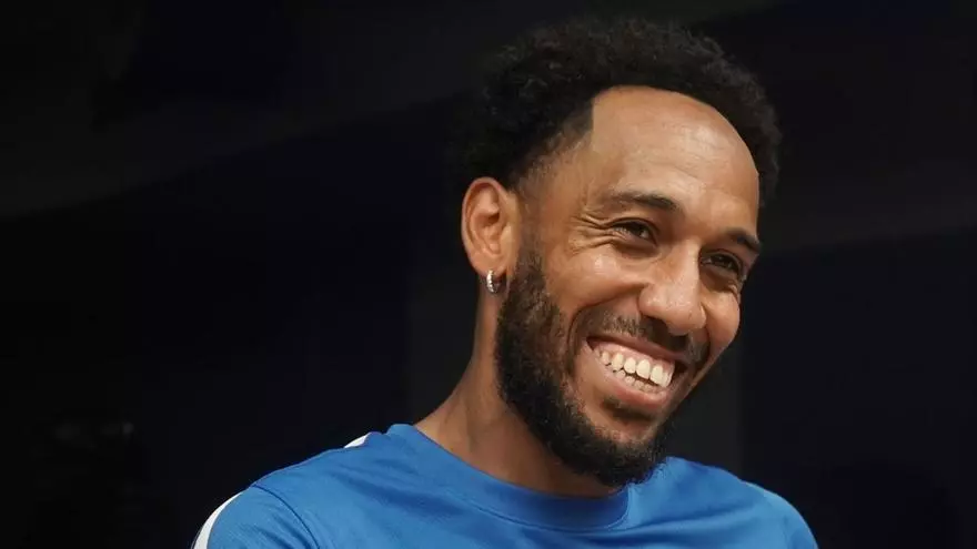 El Deportivo presenta a Aubameyang