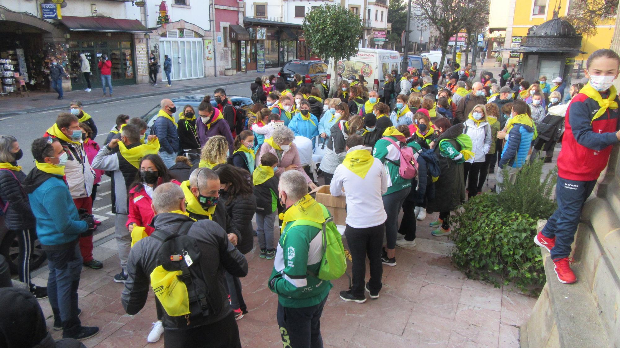 300 personas marchan a pie a Covadonga contra el cáncer infantil