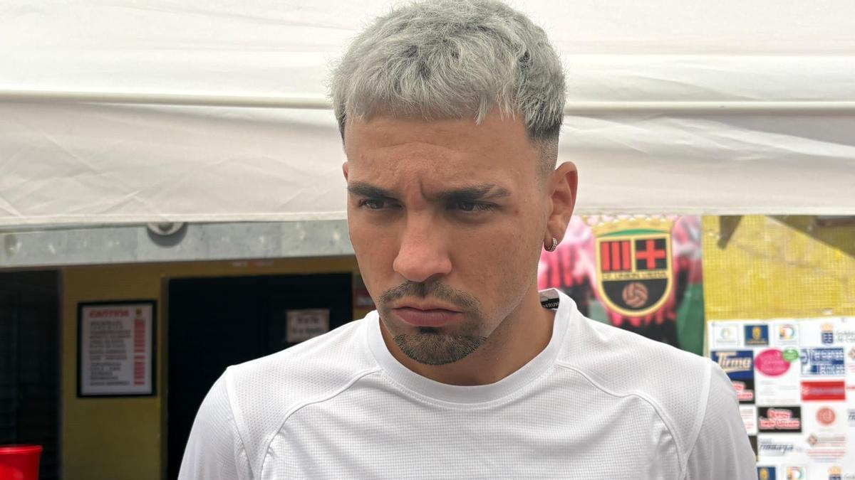 Juan Carlos Arana: "Por mi mente solo pasa debutar con el Racing de Santander en Primera esta temporada"
