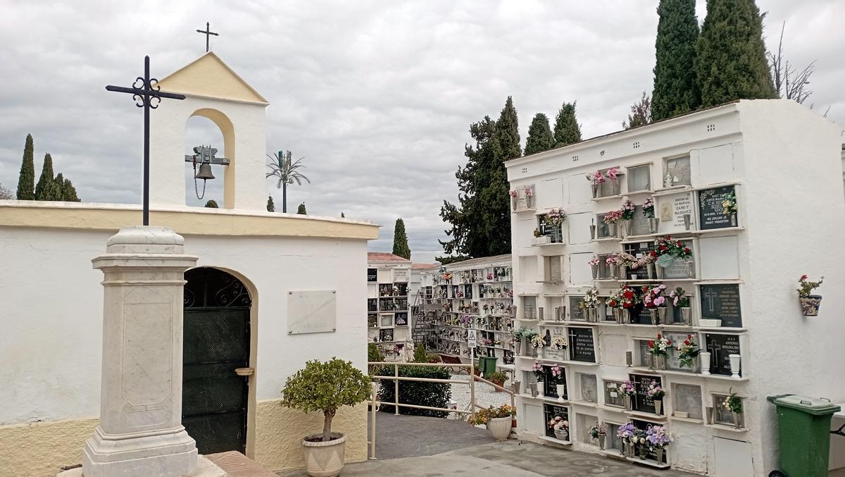 Vista parcial del cementerio de Churriana.
