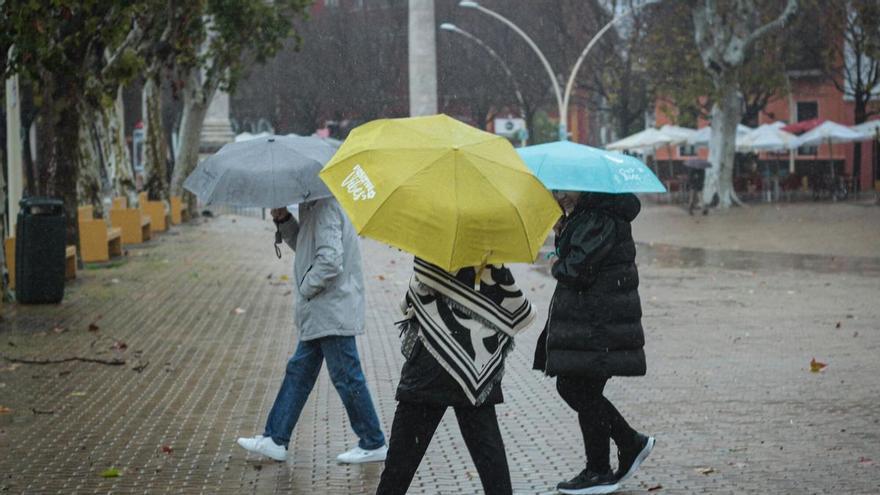 La borrasca Therese llega a Sevilla: así afectará la lluvia a los víacrucis y al Pregón de la Semana Santa