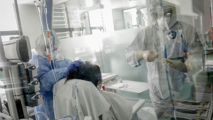 La presión hospitalaria por covid en Baleares baja un 20%, pero suben los enfermos en UCI