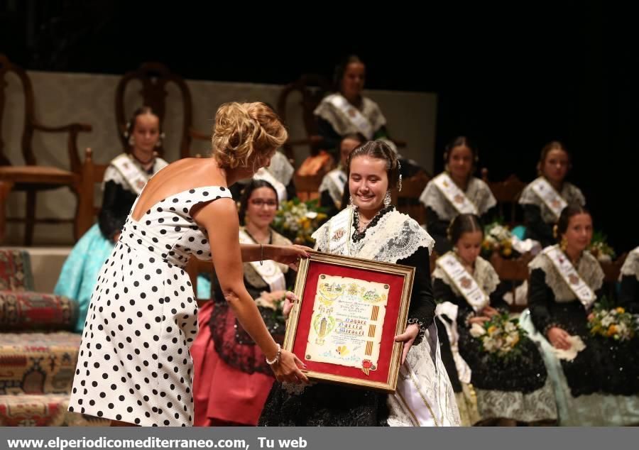 Imposición de bandas a la Reina Infantil