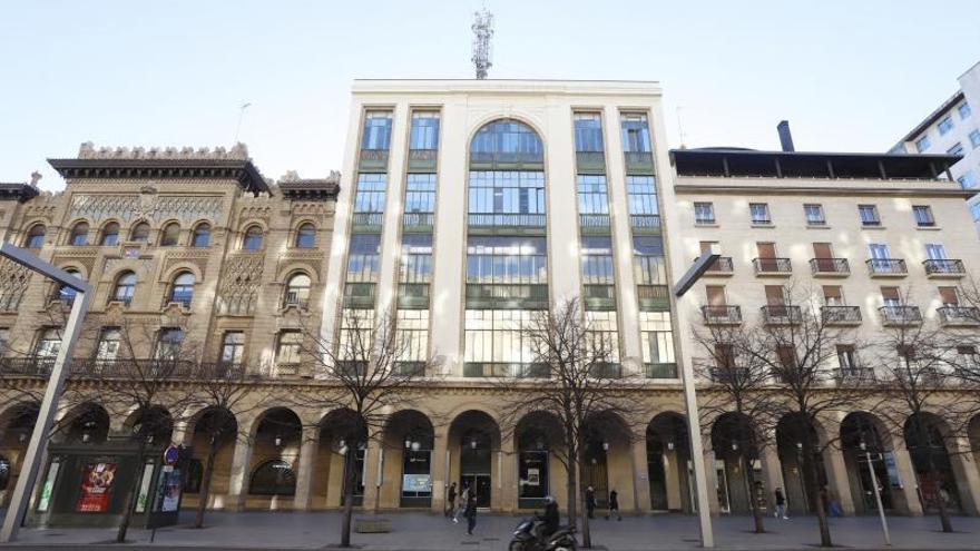 El edificio catalogado de la antigua sede de Telefónica en el paseo Independencia donde se ubicará Primark. | ANDREA VORNICU