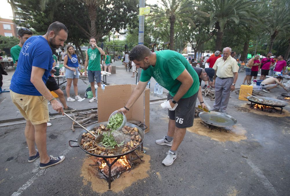 Fiestas de Sagunt. Las peñas en el tradicional concurso de paellas.