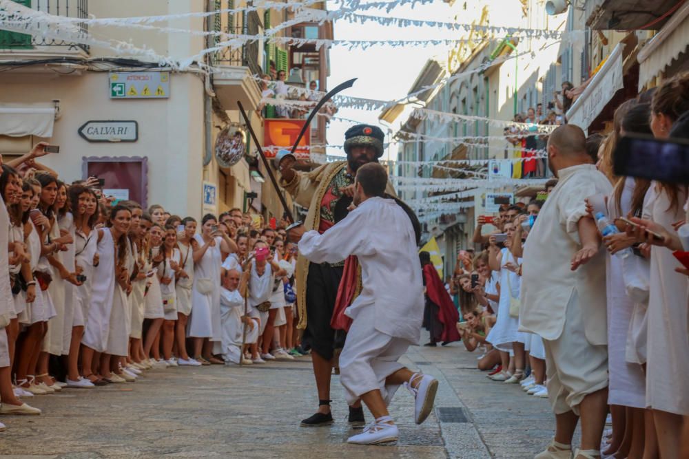 Pollença se vuelca con el simulacro de los moros y cristianos