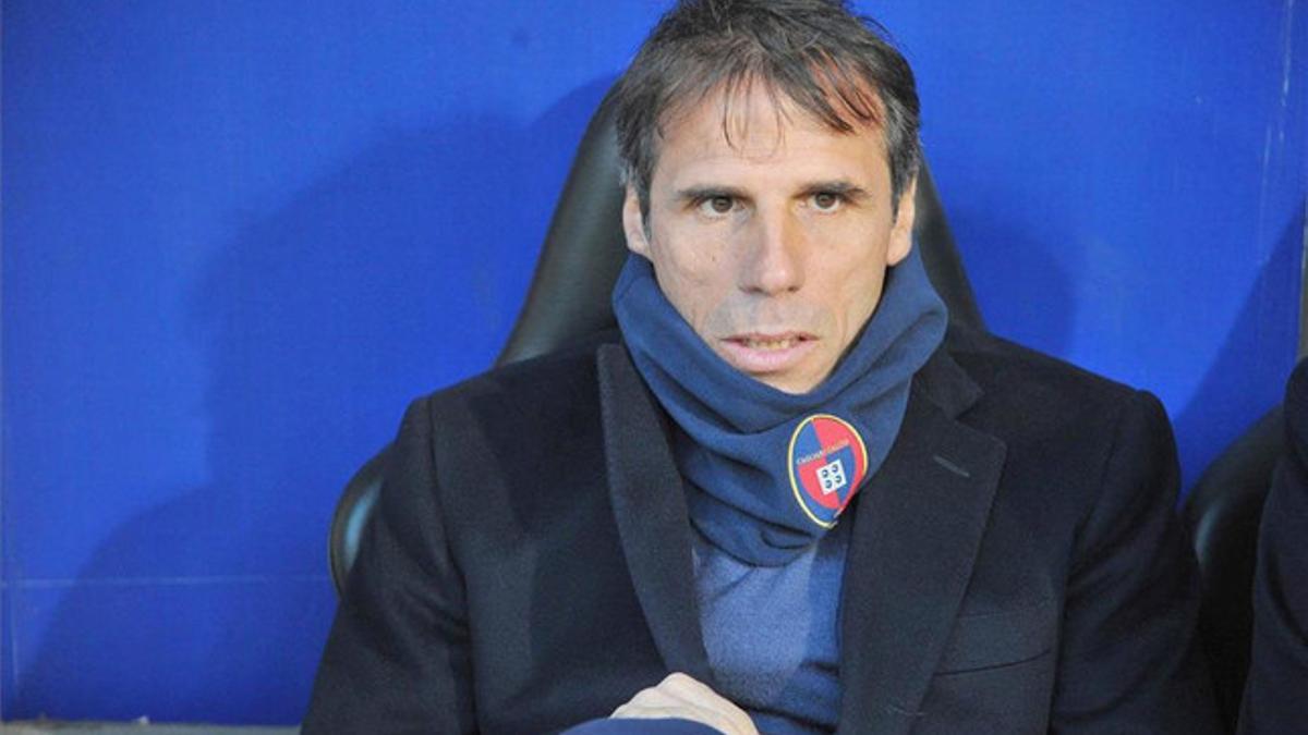 Gianfranco Zola, actual entrenador del Al Arabi