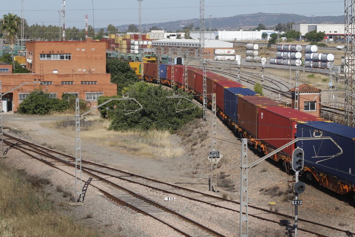 Terminal ferroviaria de mercancías de El Higuerón.