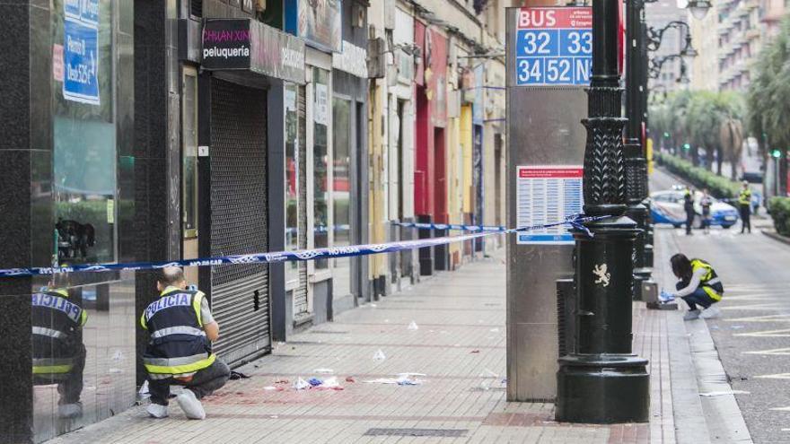 Una pelea con arma blanca  acaba con un herido grave y dos leves