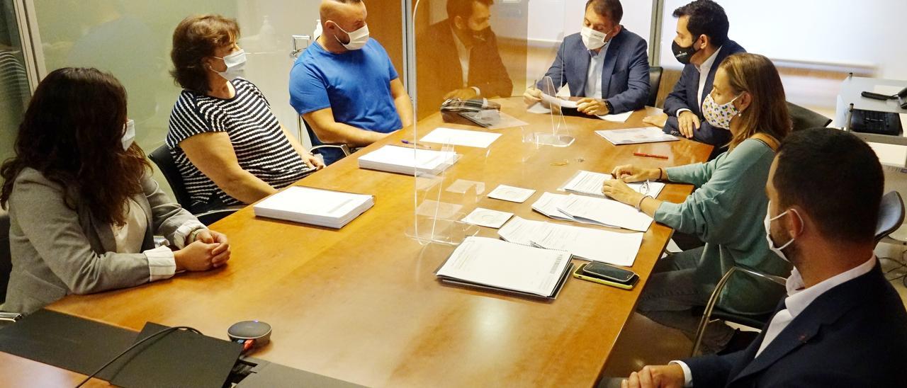 Reunión entre el Ayuntamiento de Santa Cruz y representantes vecinales de La Salud.