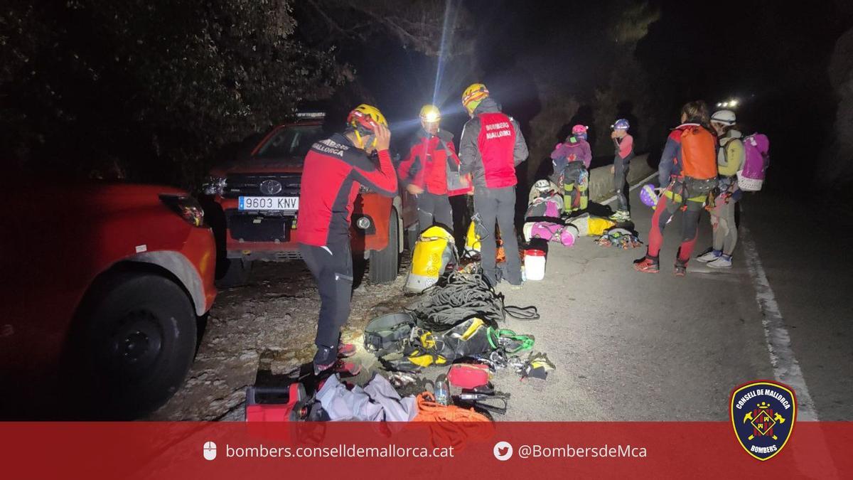 Los bomberos rescatan a ocho barranquistas en apuros en Escorca