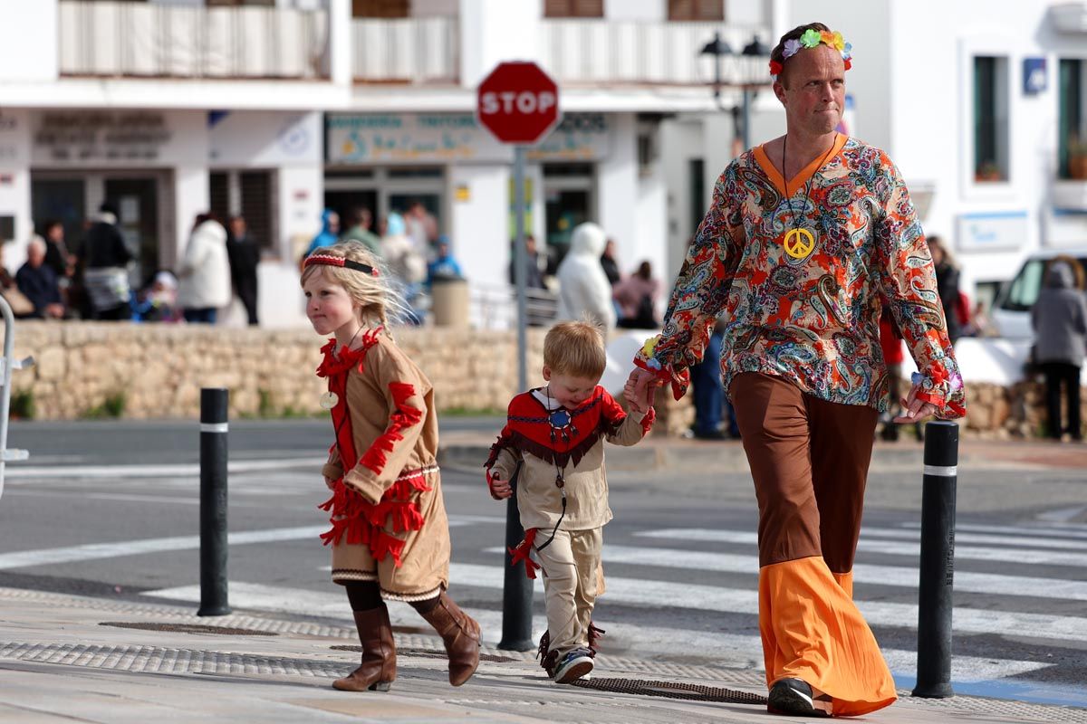 Todas las imágenes de la rúa de carnaval de Sant Josep