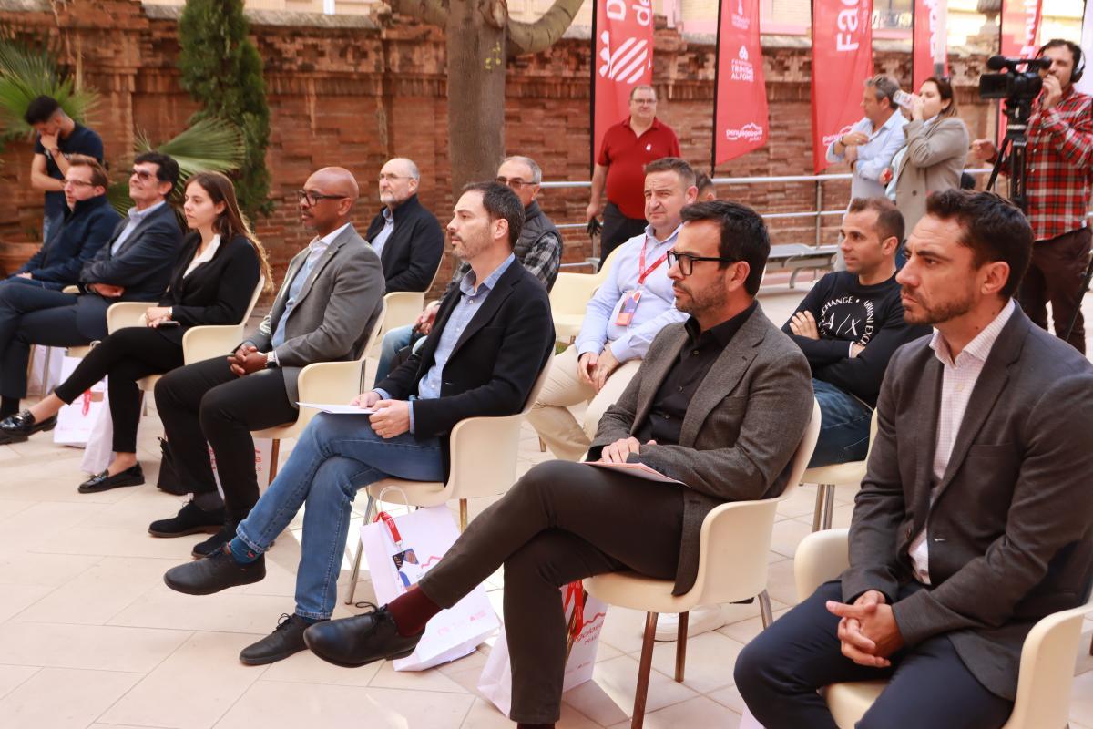 El patio de la Diputación de Castellón ha acogido este martes la presentación de la Asics Penyagolosa Trails.