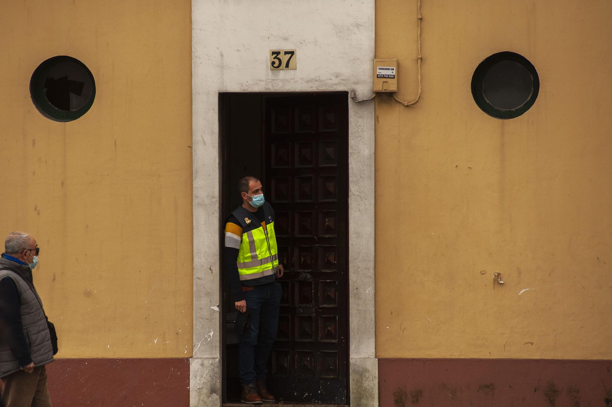 Desalojo de la casa donde un ocupa dio un machetazo en la cabeza a otro