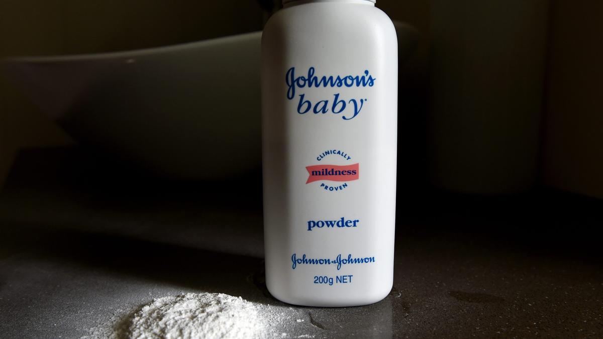 Polvo de talco para bebés Johnson &amp; Johnson.