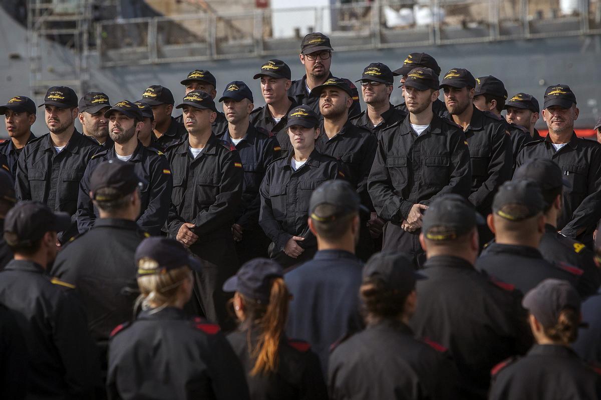 La tripulación de la fragata 'Victoria' a su llegada a la Base Naval de Rota tras participar en la Operación &quot;Sophia&quot; en 2017.