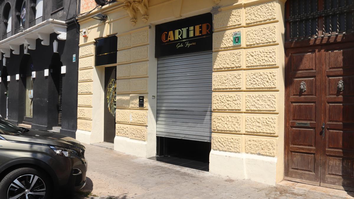 Façana del local Cartier de Figueres sancionat per promocionar l&#039;entrada de dones gratuïta