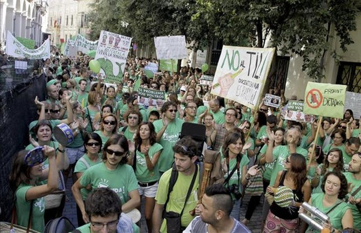 Protesta de professors davant el Govern balear a Palma, el dia 1 d’octubre.