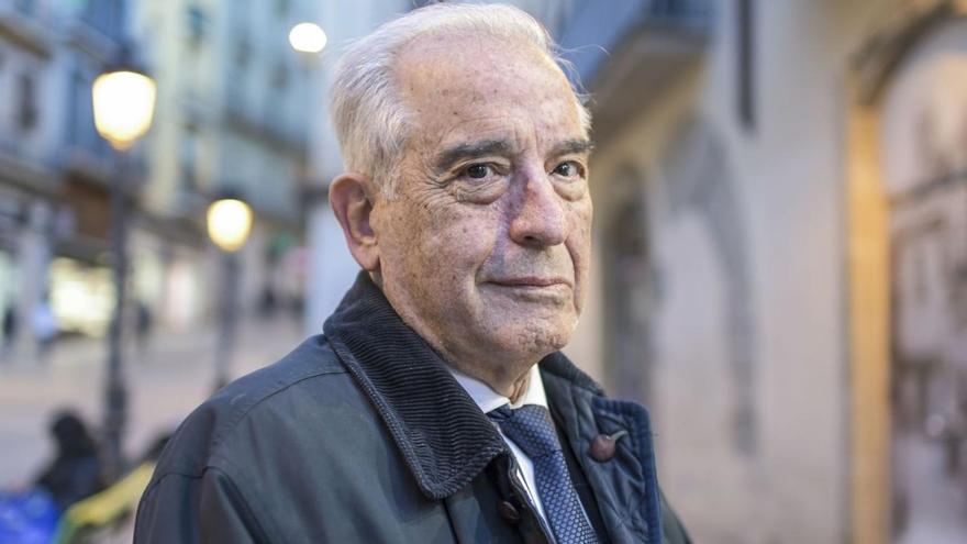 Josep Maria Busquets va recordar vells temps en tornar a Manresa a presentar el seu llibre sobre el Liceu  | EDUARD VEGA