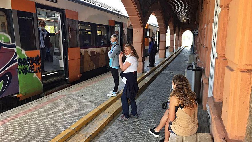 Un dels combois que van arribar ahir a Puigcerdà