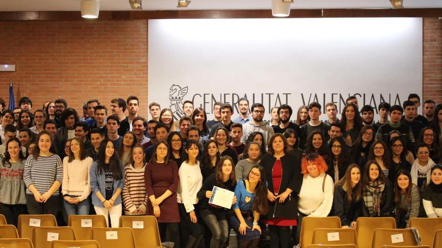 Entrega de las becas esta mañana en la Conselleria de Educación.