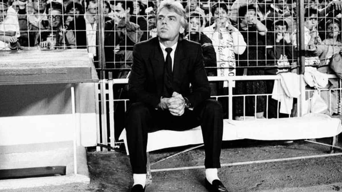 Beenhakker, en un partido cuando era entrenador del Real Zaragoza.