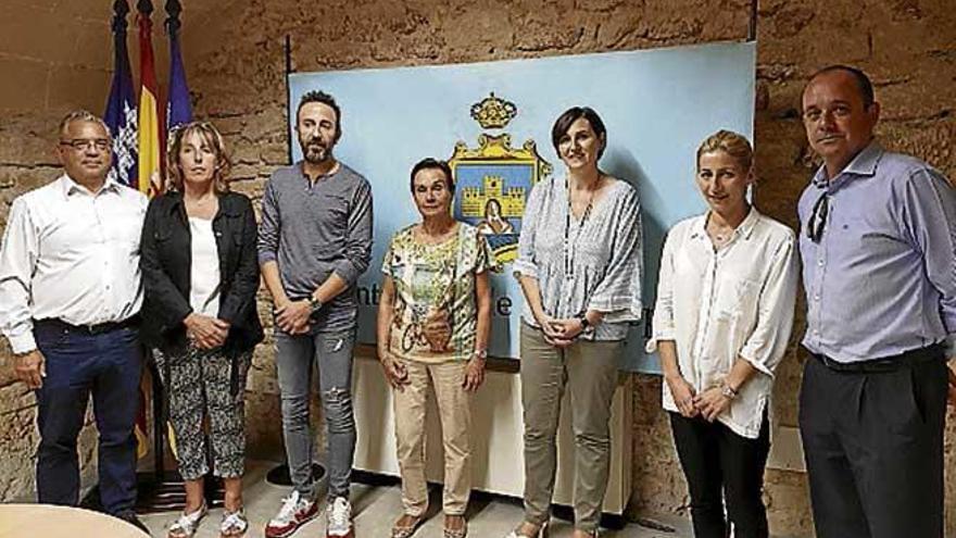 Muestra solidaria ´Postals d´una vida´ en Capdepera