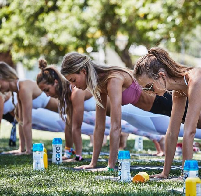 Modelos de Victoria's Secret practicando deporte