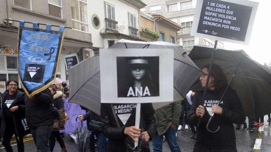 La marcha celebrada el año pasado en Vilagarcía con motivo del 25-N. // Noé Parga