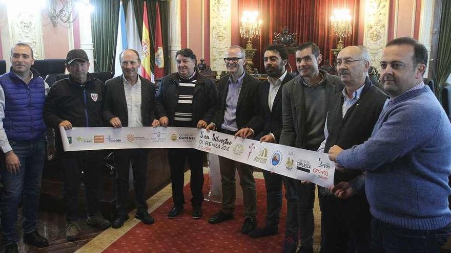 Asistentes a la presentación de la prueba, ayer en el Concello de Ourense. // Iñaki Osorio