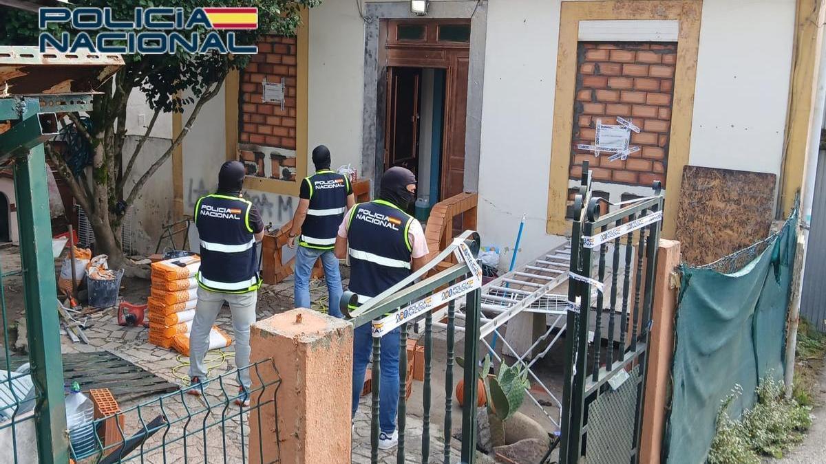 Cierre y tapiado de una vivienda en el entorno de la calle Aragón por menudeo de drogas