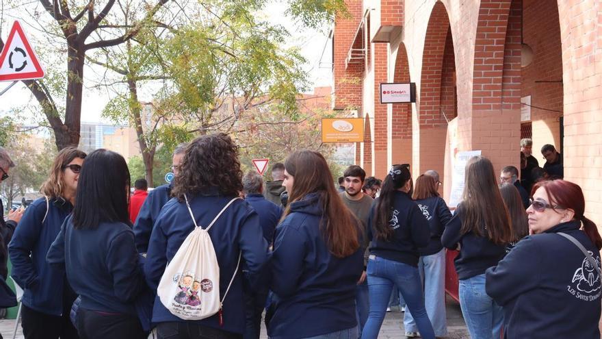 Polémica por el cobro de tasas municipales a las hogueras por los almuerzos en la vía pública en Alicante