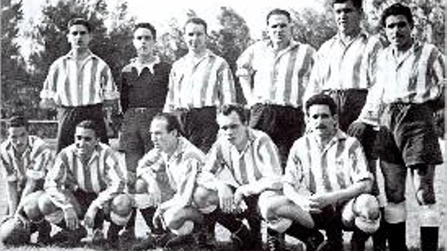 Jaume Grabuleda, el segon a baix i començant per la dreta en un onze titular del Girona FC de la temporada 1946/1947.