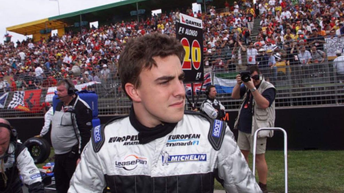 Un joven Alonso, con Minardi en Australia 2001