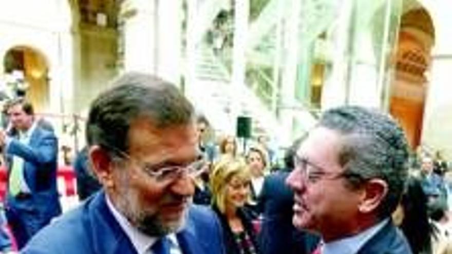 Rajoy desea un partido de centro y la ayuda de Gallardón