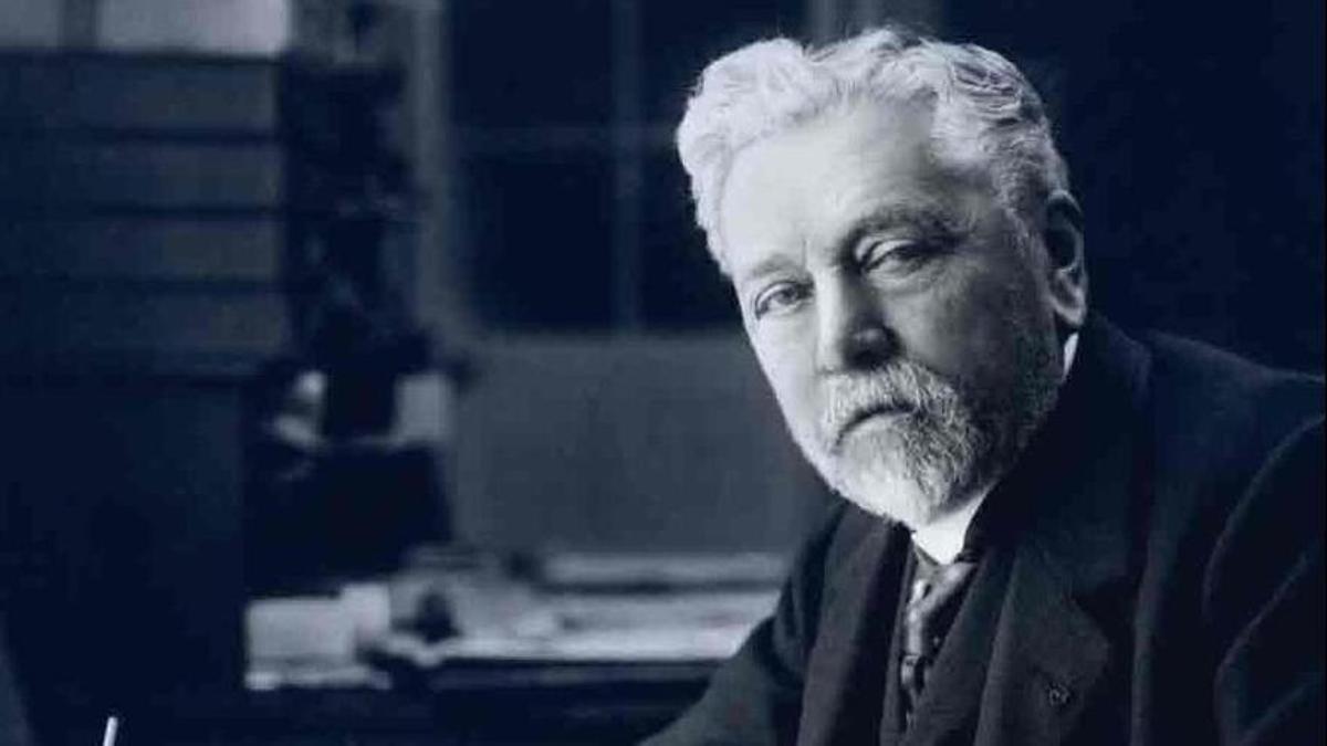 Gustave Eiffel.