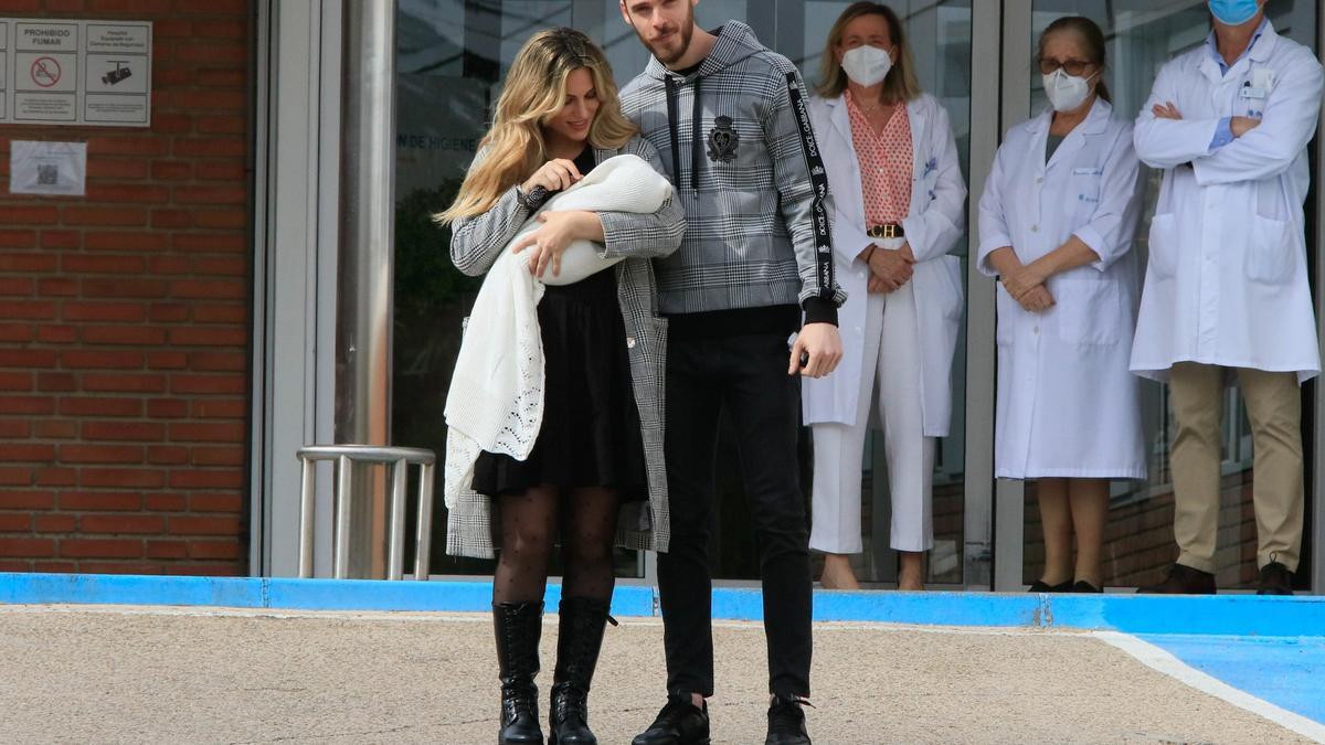 Edurne y David Egea presentan a su primera hija