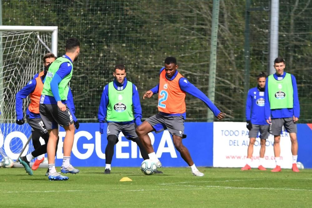 Entrenamiento del Deportivo a puerta cerrada