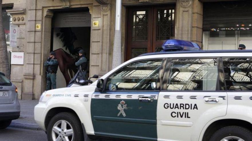 Apartado un cabo de la Guardia Civil del servicio por exhibirse desnudo a menores